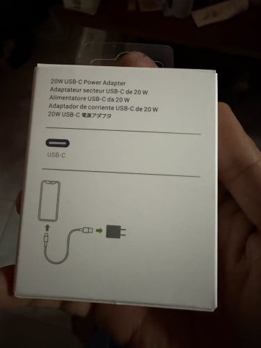 ឆ្នាំងសាកថ្ម IPhone ស្រុីន GradeA USB-C 20W