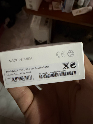 ឆ្នាំងសាកថ្ម IPhone ស្រុីន GradeA USB-C 20W