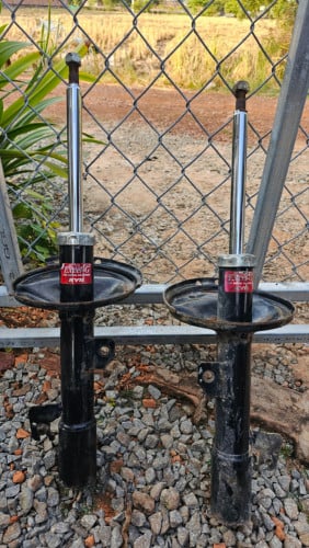 បូមល្អ KYB ដោះពីឡានហាយលេនឌឺ និងពិលធុនដ្រា08 និង កន្ទុយបារីស្នូកកណ្តាល ហាយលេនឌឺ លក់ទាំងអស់25$