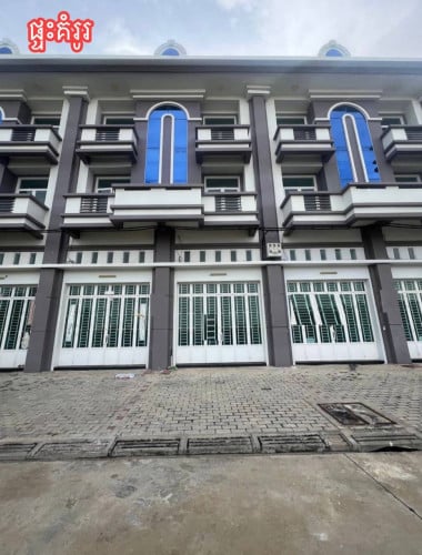 ផ្ទះល្វែងសម្រាប់ជួលនៅ បុរី រុងរឿង ក្រោយវិមានអាហារ OCIC