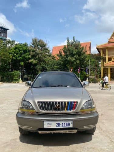 លក់ Rx300 ឆ្នាំ99 ប៉ុងពីរ ហ្គាសហើយ 7800$