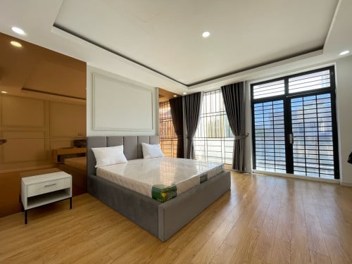 ផ្ទះអាជីវកម្ម សល់ចំហៀងនិងដេគ័រគ្រប់បន្ទប់ shophouse with decored