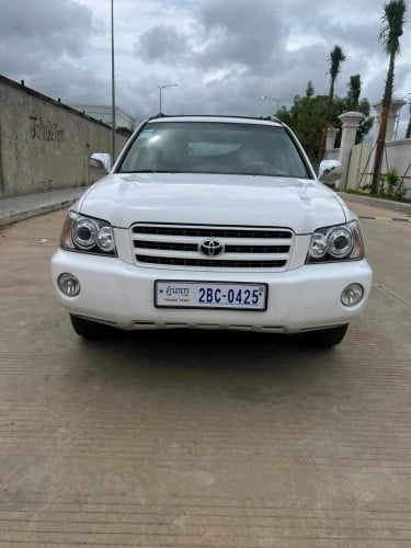 ឡានលក់ប្រភេទ.Toyota High landerផលិតឆ្នាំ2001ប៉ុង1ម៉ាសុីន6 LIMITED ឡានស្អាតអតឮបុកអត់ប៉ះអត់ច្រេះ