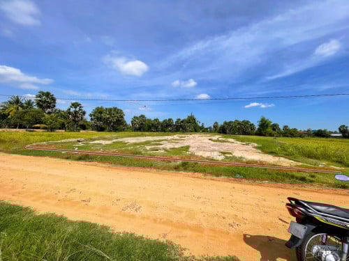 🏦Land for urgent sale(Negotiable), ABA Loan available.