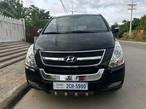 2012 Grand starex ខ្ចីញេញ