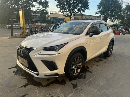 2020年。新款NX300.美女一手车