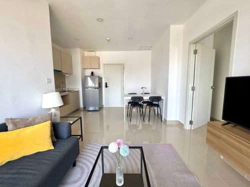 Beautiful and clean 2bedroom at parkland TK