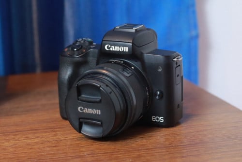 Canon M50