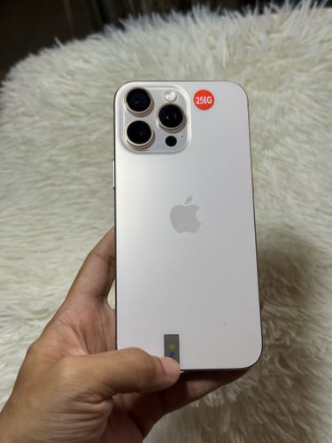 iPhone 16 pro max X/A នៅធានា 9ខែ