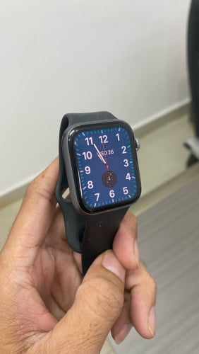 iWatch series 4 LTE (កាលទិញថ្មី​ 430$)