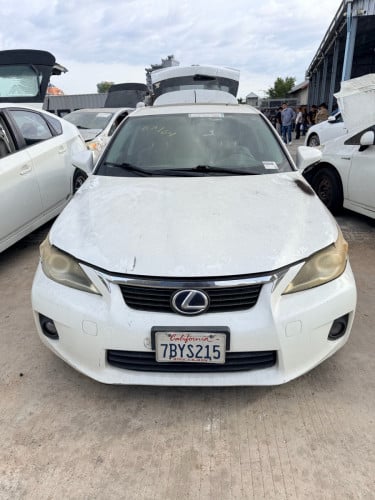 Lexus CT200h Full Premium 2013 ថ្នាំ​សុីន​មួយ​ជុំ​ ឡាន​កាលី​