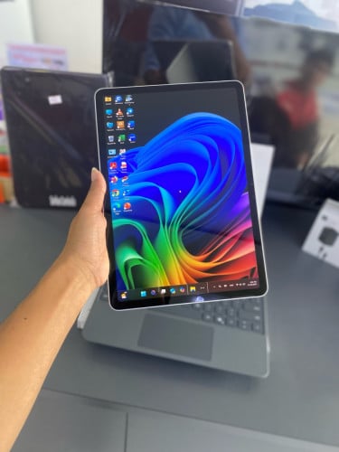 Microsoft Surface Pro 12 Copilot