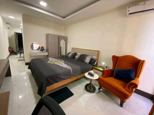 Orkide លក់បន្ទាន់សាហាវ