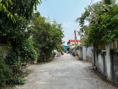 Plot Land With 3 Houses Sale In Urgent