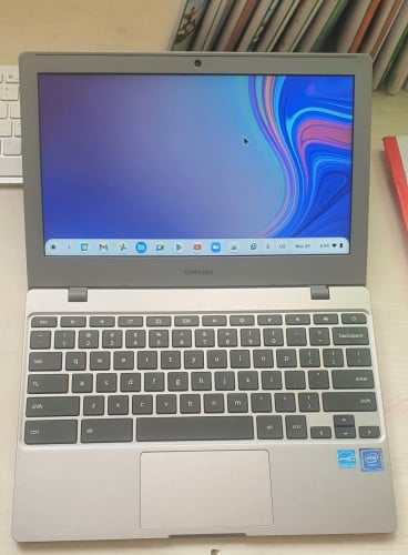 SAMSUNG Chrome book 4