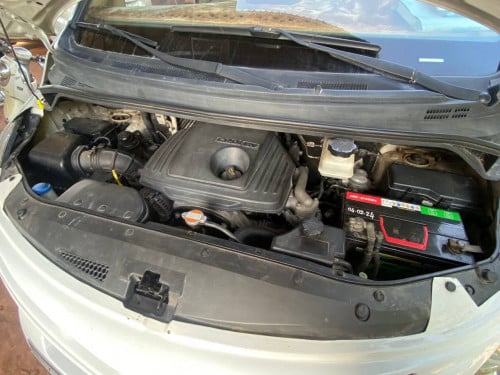 STAREX 2012 VGT ពណ៍ស​ Full Option ពេញ