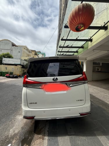 Toyota vellfire 2017 hybrid up LM