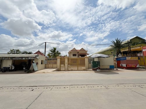 វីឡាសម្រាប់ជួលនៅខណ្ឌច្បារអំពៅ