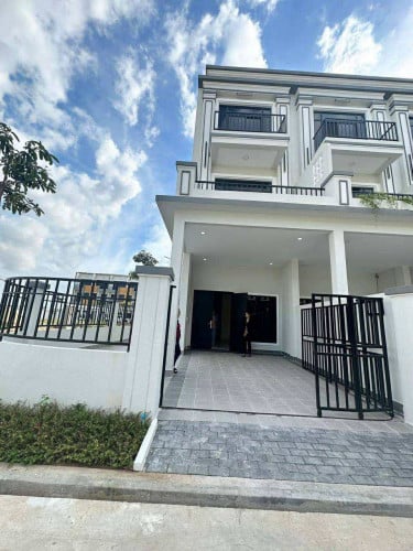 ផ្ទះកែង សំរាប់លក់