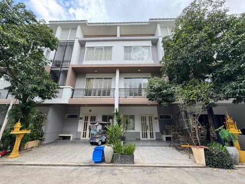 វីឡាកូនកាត់ សំរាប់ជួល