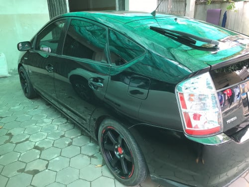 ឡានជួលជាថ្ងៃ ខែ