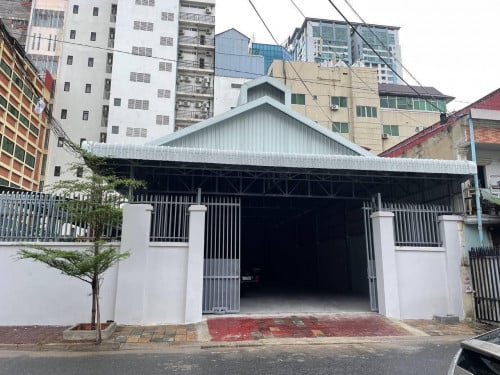 ឃ្លាំងសម្រាប់ជួលនៅ បឹងកេងកង