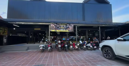 ផ្ទះវីឡា លើផ្លូវអាជីវកម្មលក់