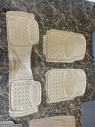 កំរាលជើង មួយទឹកកក់នៅថ្មីៗ