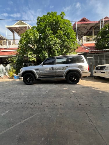 លក់​ប្តូរ​សារី​បងប្អូន​