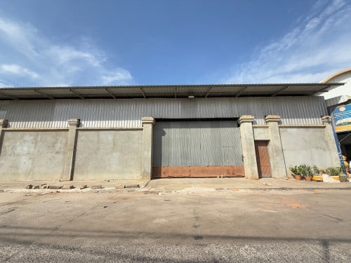 ឃ្លាំងលក់