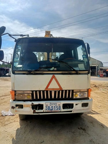 ឡានស្ទូចលក់Rhinoឆ្នាំ2001ដង7000kg/ឆ្នាំ2016