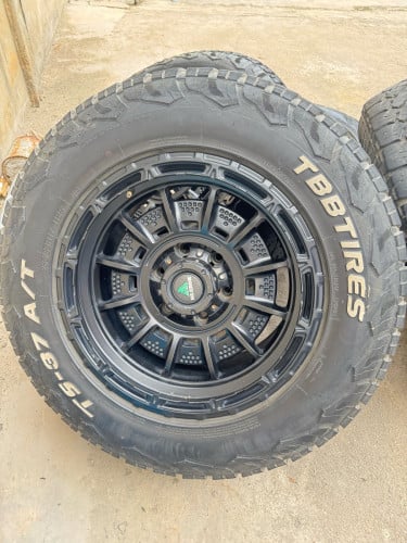 លក់ កង់និងយ៉ាន់មួយឈុត 265/65R17 ឌឺឡេ 23