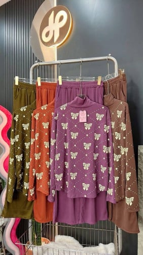 ឈុតនារីស្អាតៗមានគ្រប់ពណ៍ តំលៃមួយឈុតត្រឹមតែ 4$ គ្រប់ម៉ូត