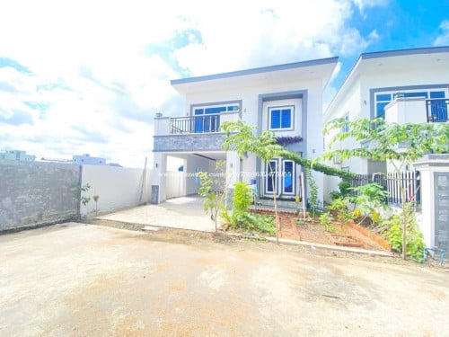 House for rent: $400 per month.