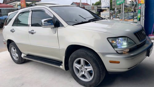 លក់.Lexus.RX300.ពណ៌ស.ឆ្នាំ2000.ប៉ុង2.អត់ដែលប្រើហ្គាសទេ.ជិះហ្នឹងល្អណាស់ លេងហើយស្អាត.នៅភ្នំពេញ.!