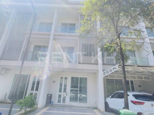 ផ្ទះសម្រាប់ជួលនៅបុរីជីបម៉ុងសែនសុខ/ Link Villa for Rent at Borey Chip Mong Sensok