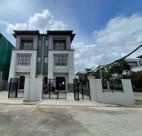 🏠វីឡាភ្លោះ SE កែង សល់ដីចំហៀងវែង លក់បន្ទាន់ខ្លាំង បុរីជីប ម៉ុង598 គម្រោងទី3 ជិត Aeon2