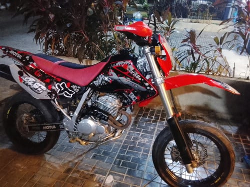 លក់XR250cc 05 មានពន្ធ លក់ប្រញ៉ាប់លុយ 1890$ចរចា