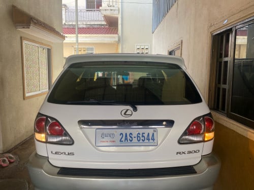 01 ប៉ុង1 ហ្លូលពេញ ទឹកថាំ្ននៅសុីនម៉ាជុំ ម្ចាស់េដីមប្រេីថែ ម៉ាសុីនប្រអប់លេខជិះស្រួល