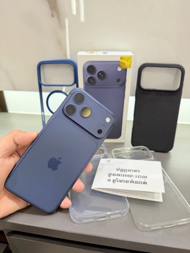 17 pro max blue XA warrenty company 256G still new 99%