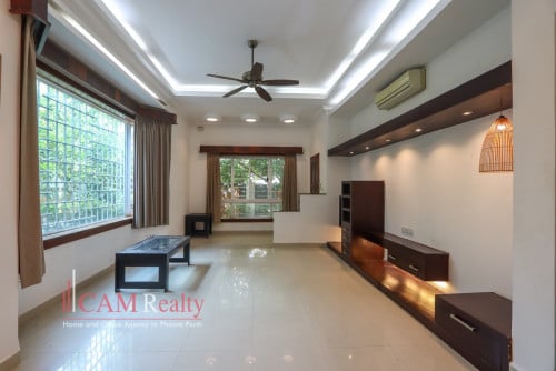 4 bedrooms villa in gated community for rent in Bassac Garden City| Private Pool