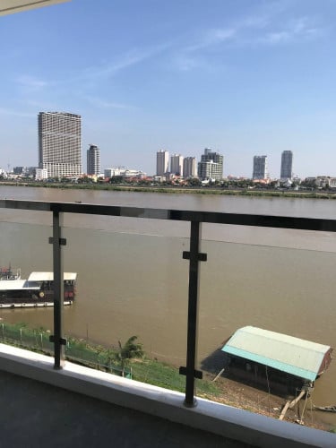 47m2 Fully Furnished Apartment for rent, Yuetai condo riverside, river view, near night market