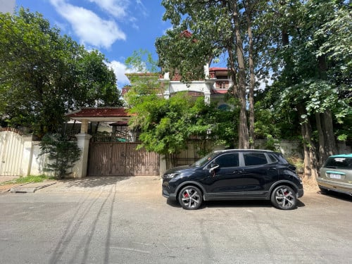 5 Bedrooms Villa for Sale in Toul Kork