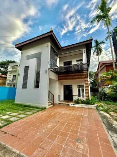 A Private 4 bedrooms house for rent _ Siem Reap