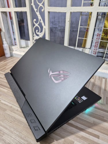 ASUS ROG G713QR
