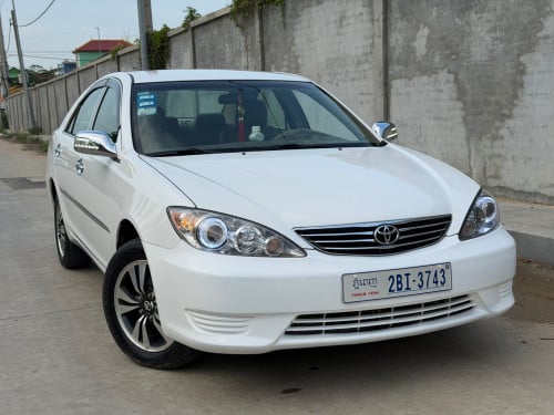 Camry Le 2005 ក្នុងលឿង