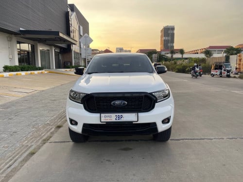 Ford XLT 2022 4*4 FX4 មានក្លុបក្រោយ