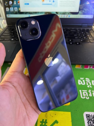 iPhone 13 New 98.95% LL/A Free case Screen adapter charger and delivery