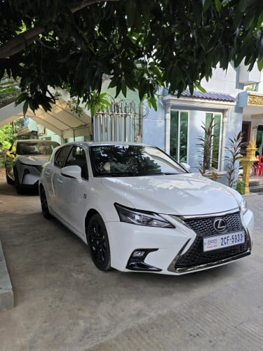 Lexus CT200h 2011 full premium