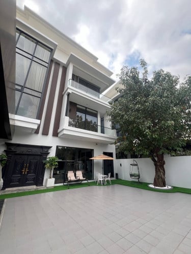 Luxurious 6 Bedrooms Villa for RENT in Borey Peng Huoth Boeung Snor National Raod 1